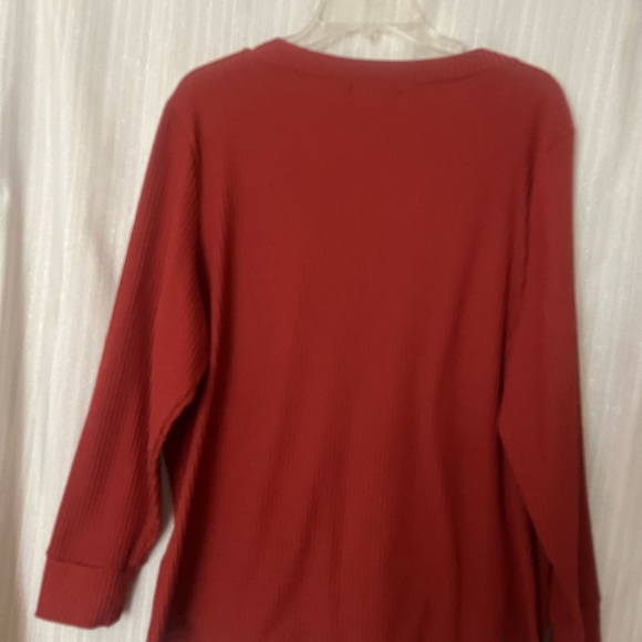 Source Unknown Rust Red Ribbed V-Neck Button Front Top - Picture 2 of 2